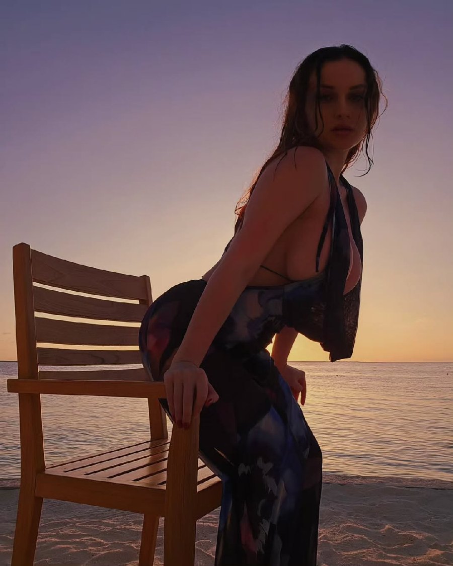 Sexy girl Miranda Faith nude in Kota Kinabalu